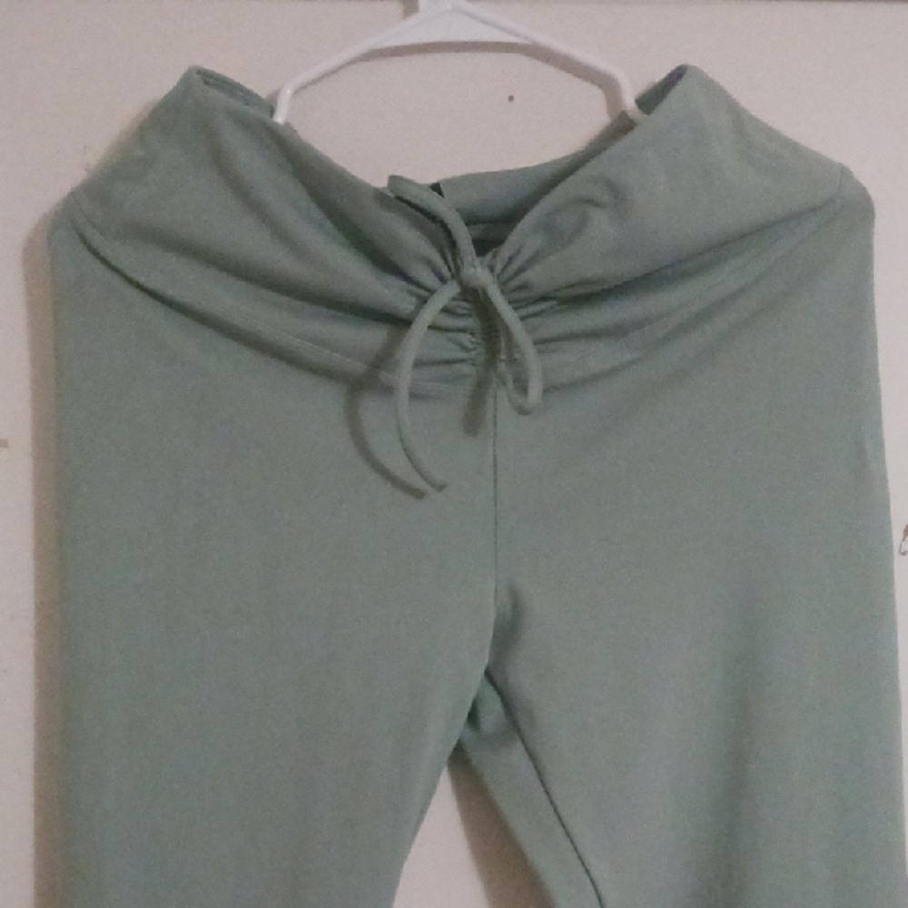 PINK by Victoria's Secret Sage Green Leggings-NWOT- Seamless W/Ruched Waist